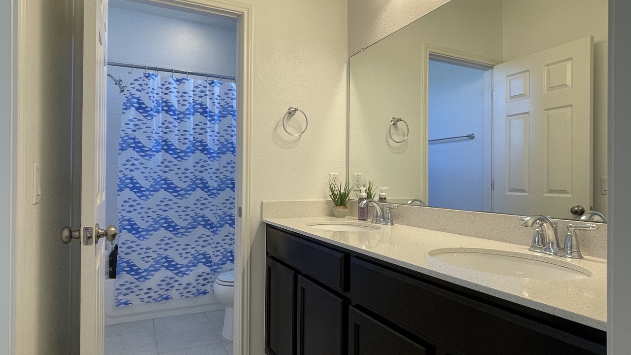 Photo of Bathroom in Wells Branch
