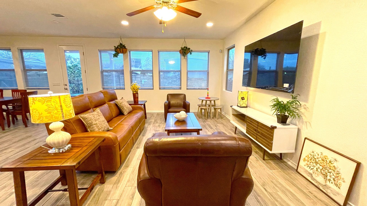 Photo of Livingroom in Wells Branch