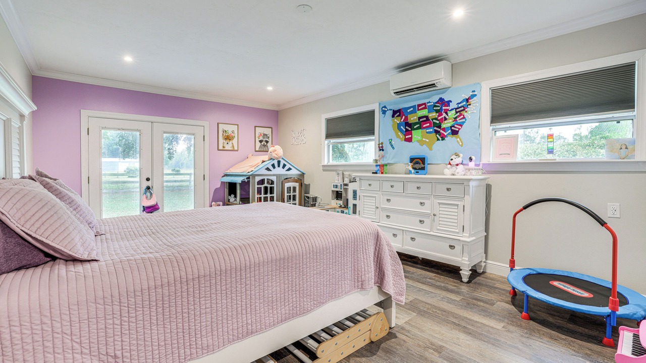 Photo of Others in Micanopy