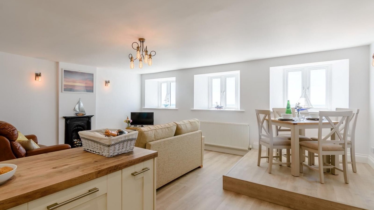 Photo of Livingroom in Eastbourne City Centre