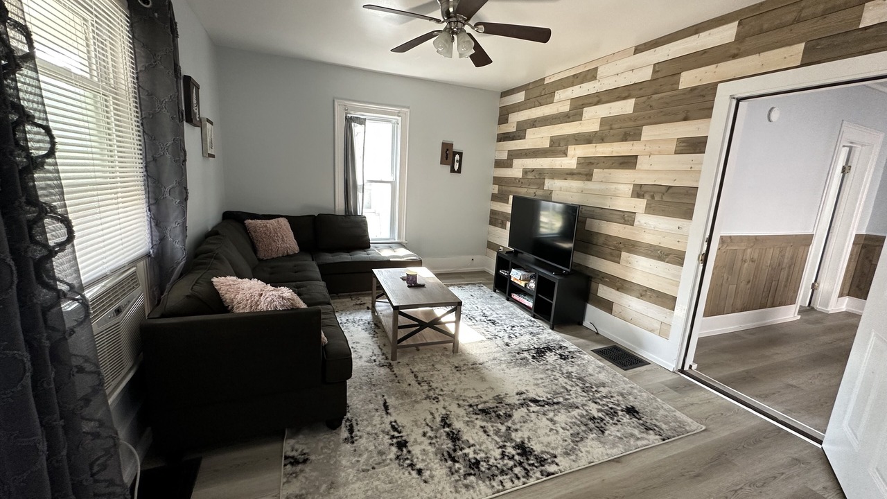 Photo of Livingroom in Cortland