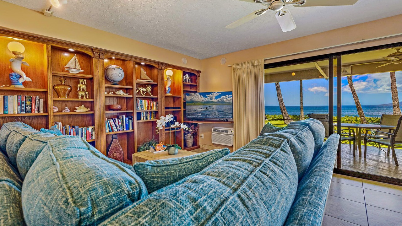 Photo of Livingroom in Downtown Lahaina