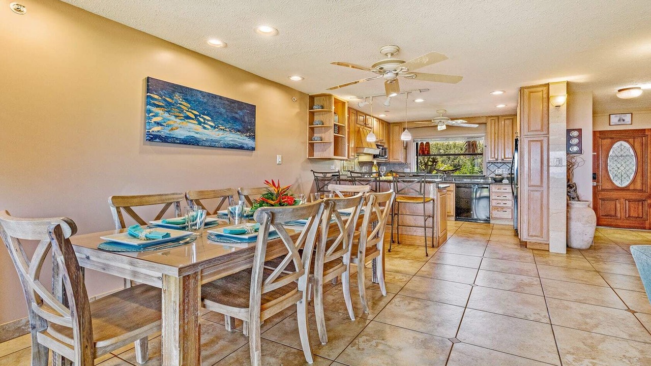 Photo of Others in Downtown Lahaina