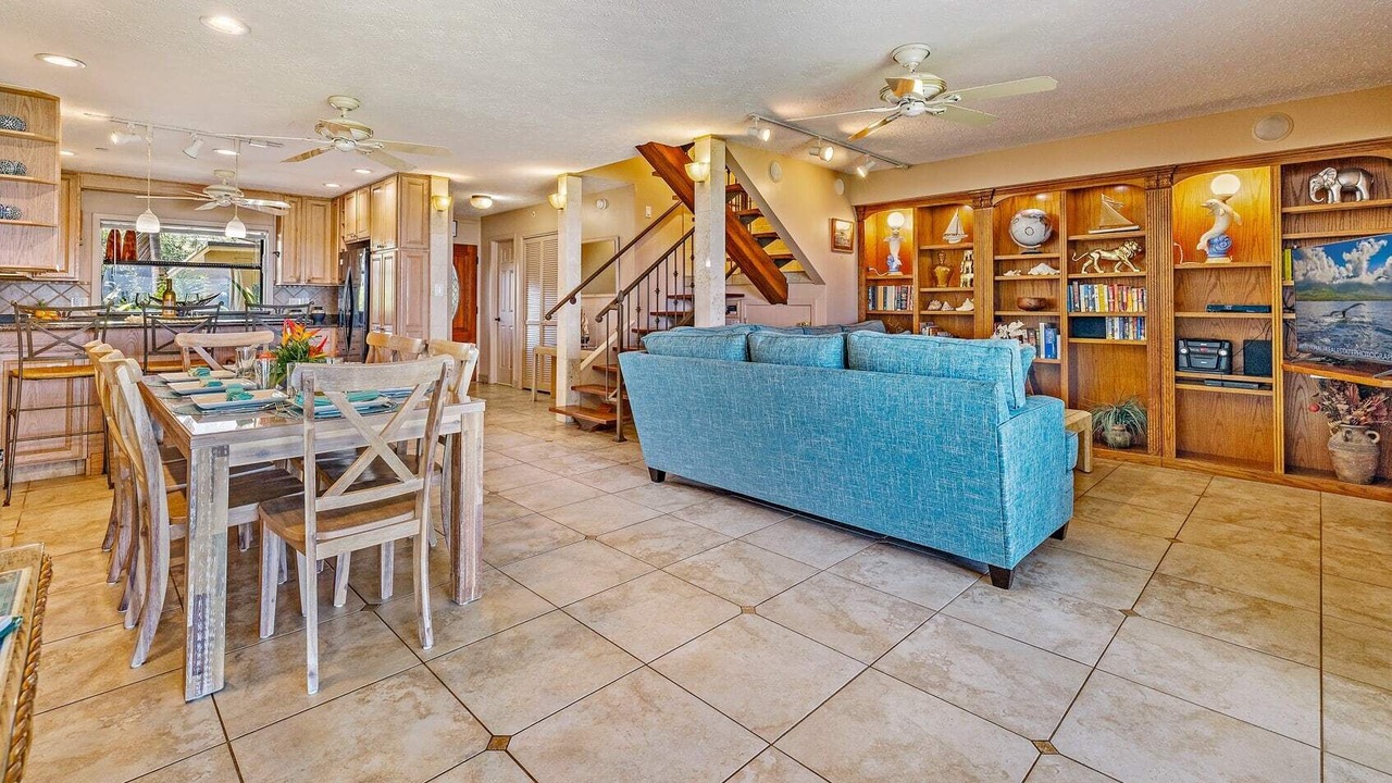 Photo of Others in Downtown Lahaina