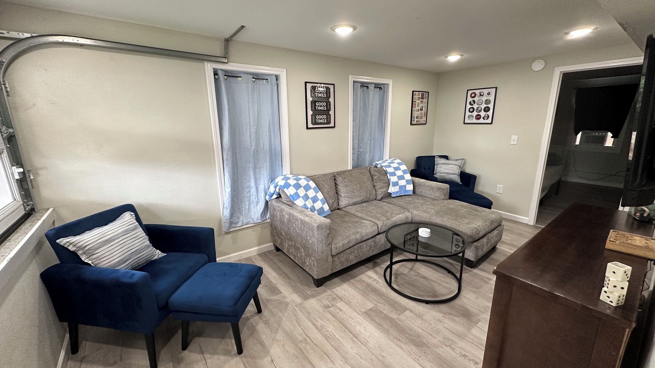 Photo of Livingroom in Cortland
