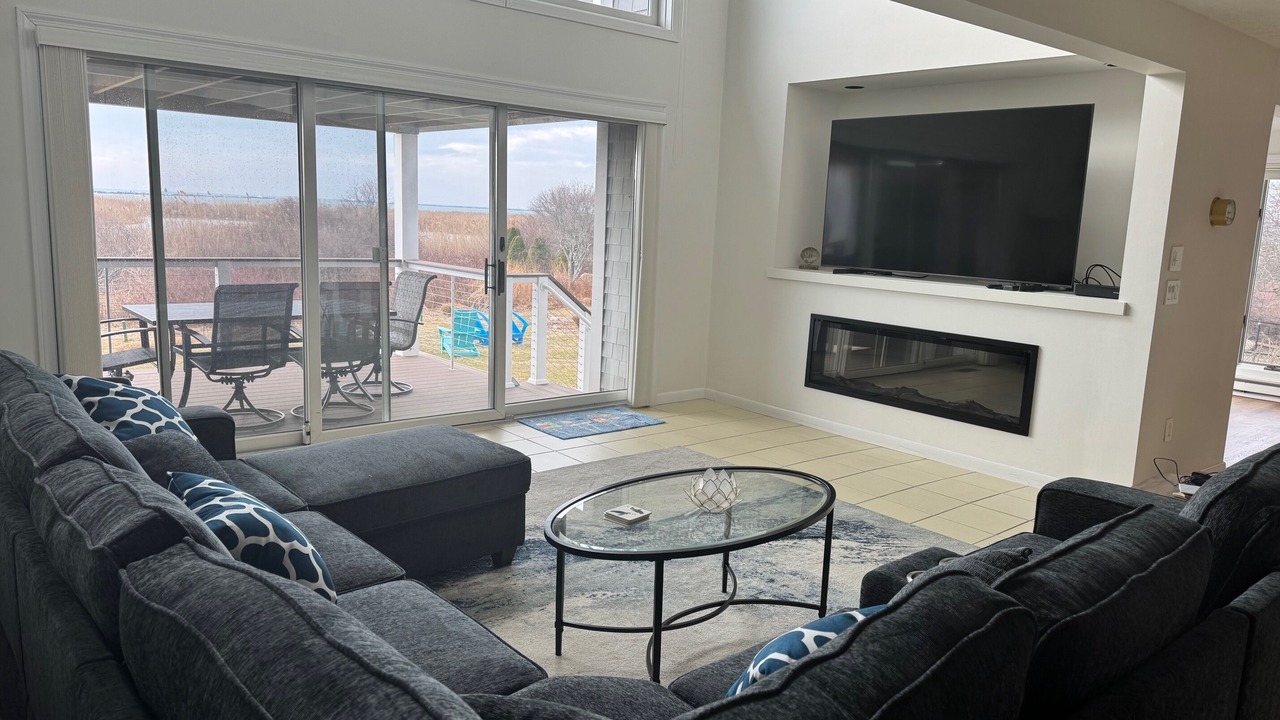 Photo of Livingroom in Point Judith