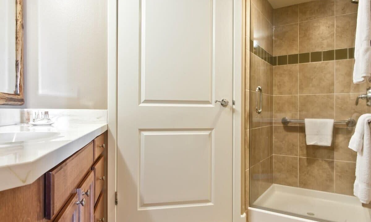 Photo of Bathroom in Waikiki