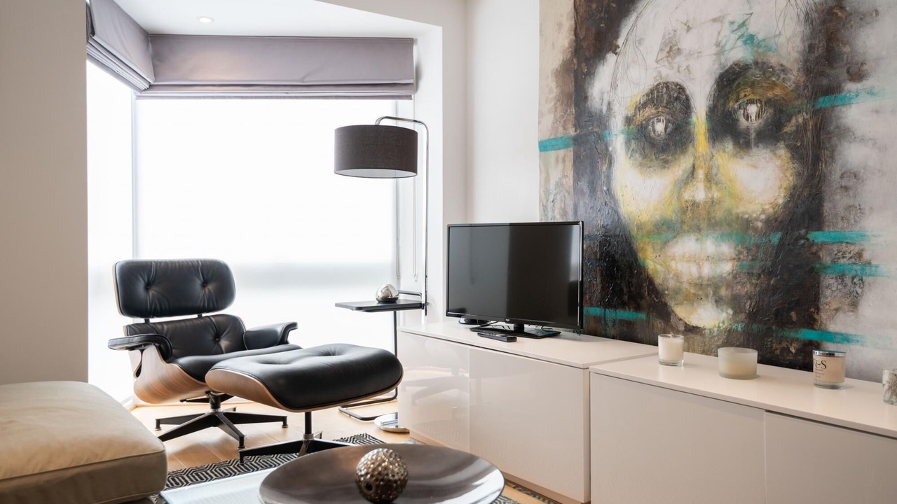 Photo of Livingroom in Queen's Park