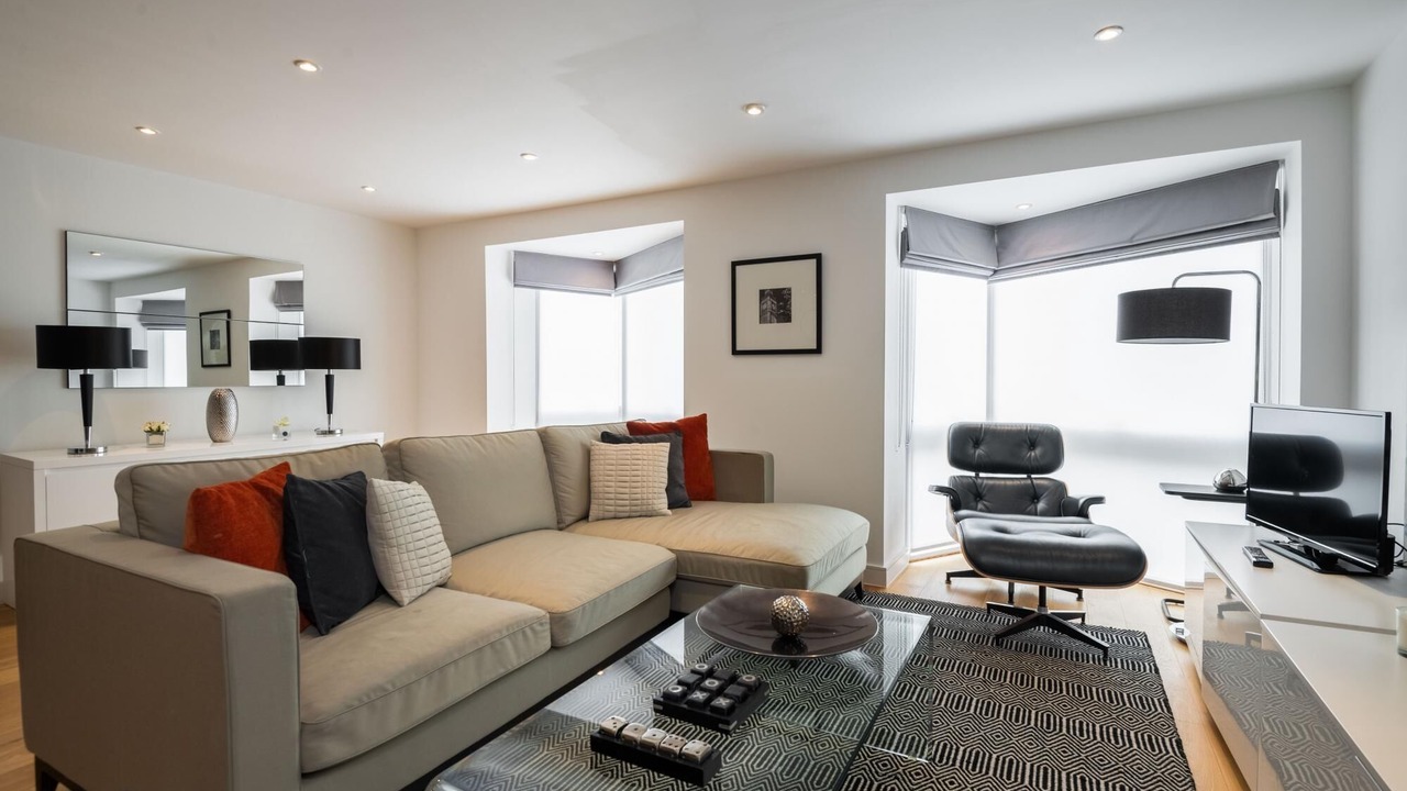 Photo of Livingroom in Queen's Park