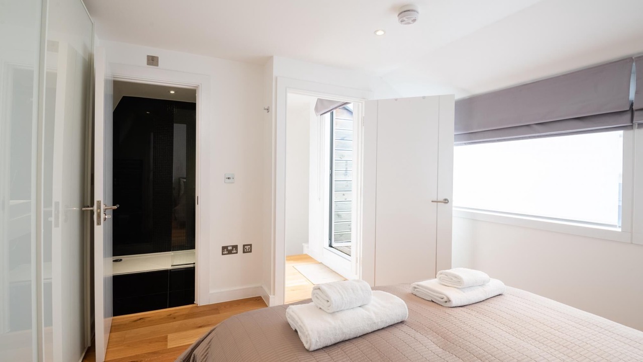 Photo of Bedroom in Queen's Park