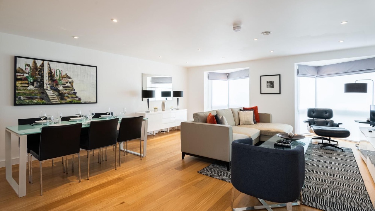 Photo of Livingroom in Queen's Park