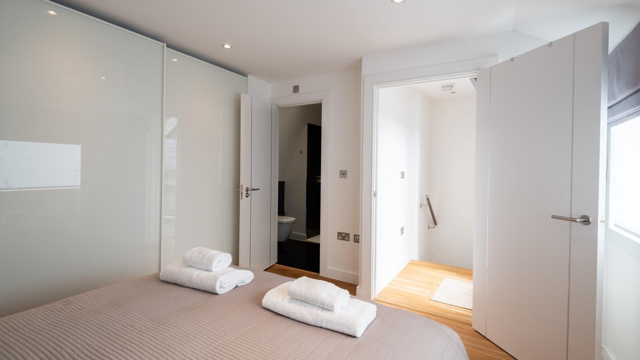 Photo of Bedroom in Queen's Park