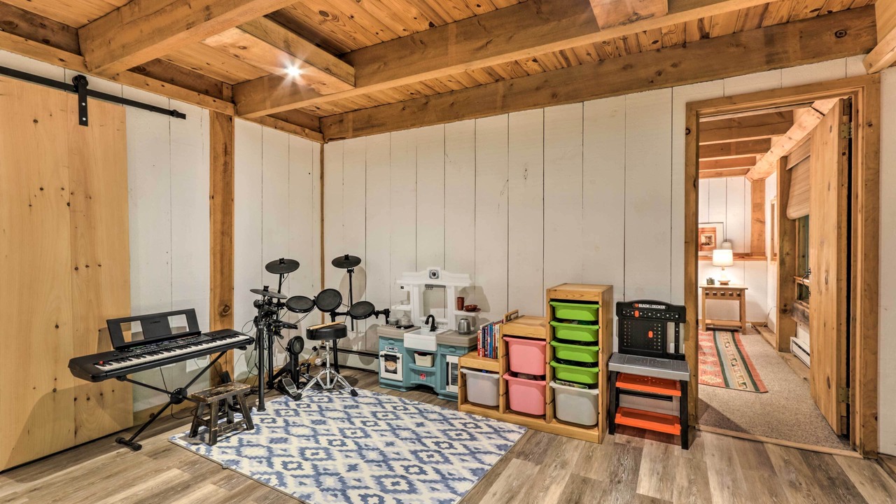 Photo of Others in Otis