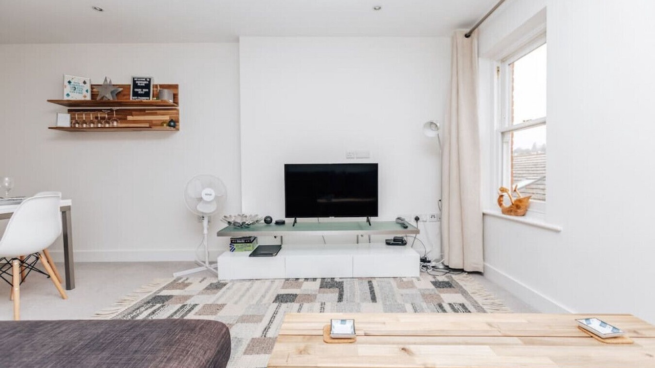 Photo of Livingroom in Henley