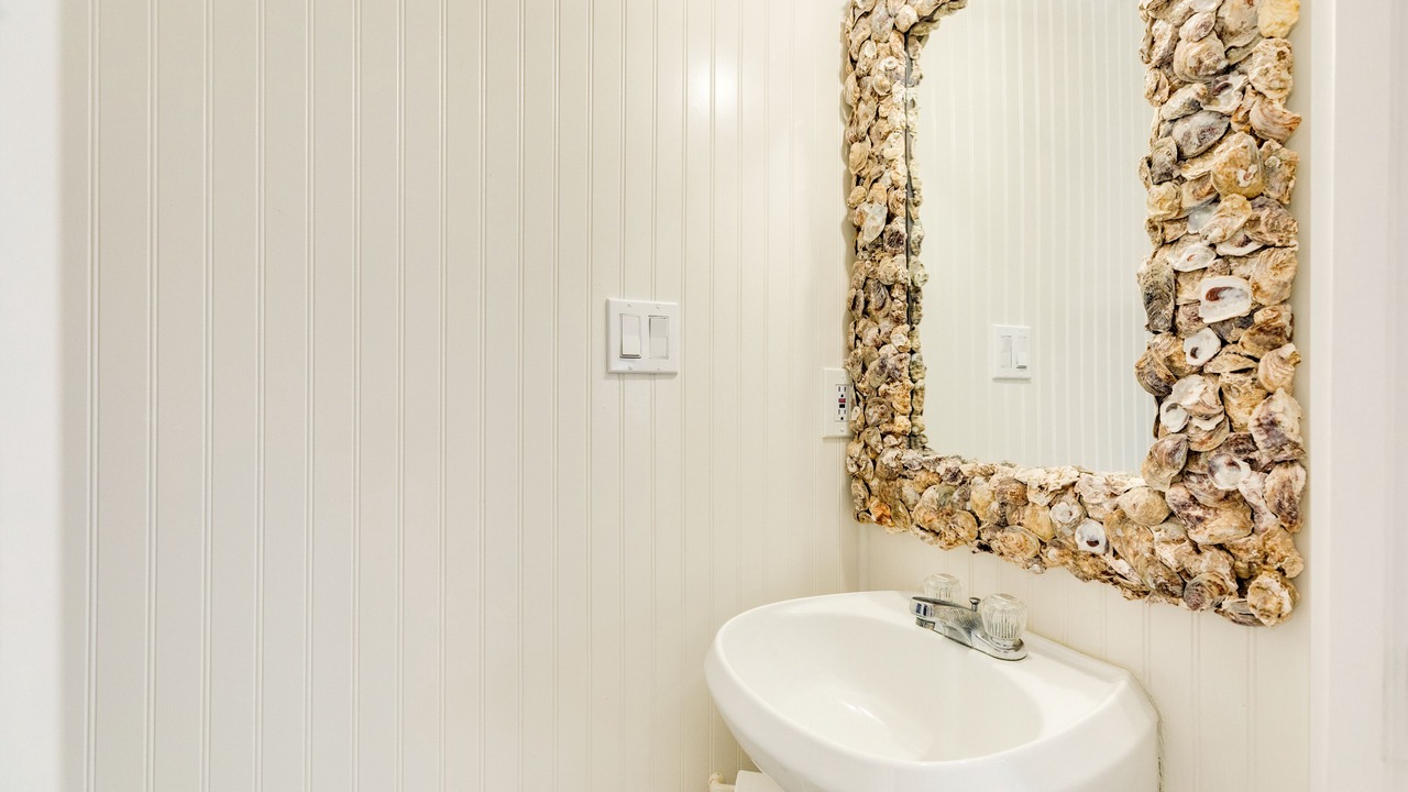 Photo of Bathroom in Pirates Beach West