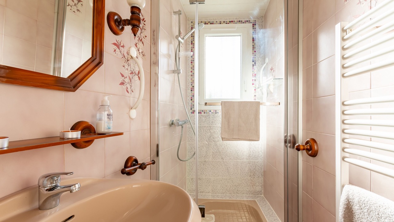 Photo of Bathroom in Limerzel