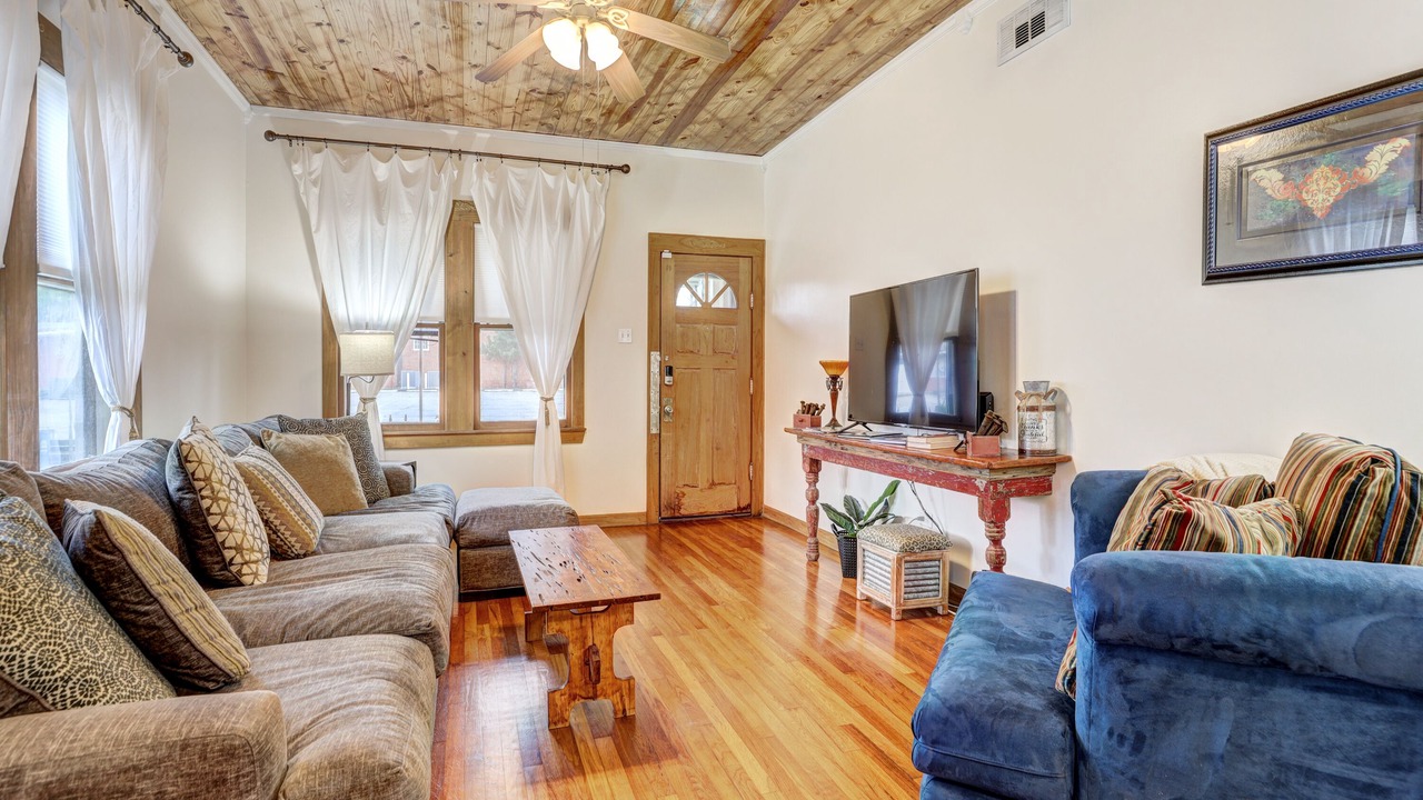 Photo of Livingroom in New Iberia