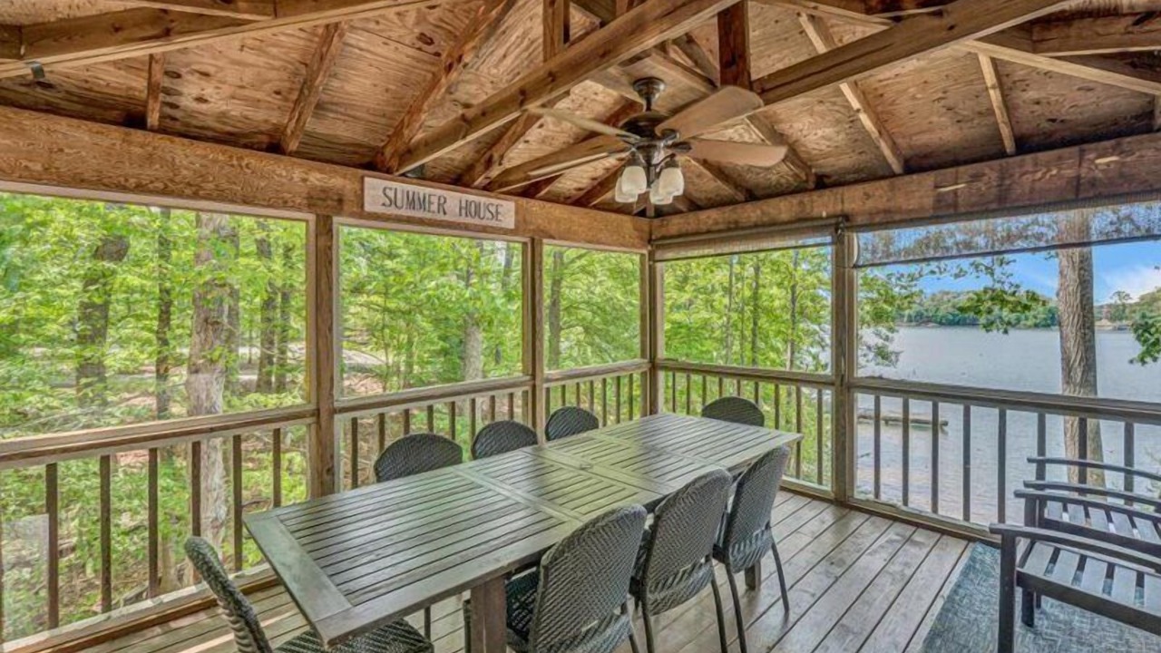 Photo of Outdoor in Huddleston