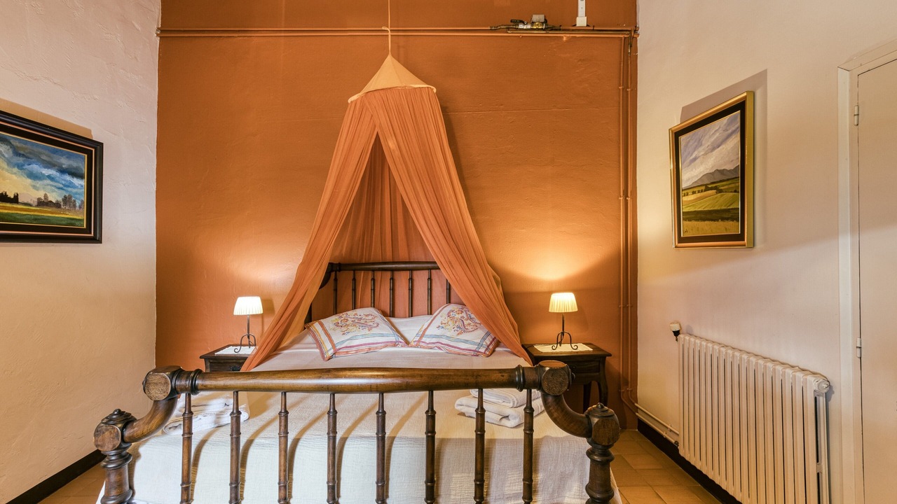 Photo of Bedroom in Llampaies