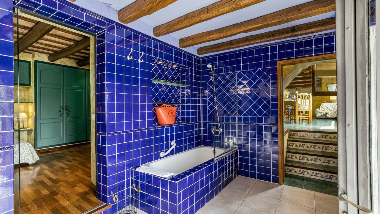 Photo of Bathroom in Llampaies