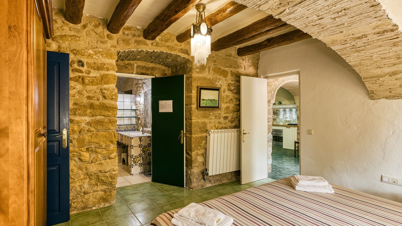 Photo of Bedroom in Llampaies