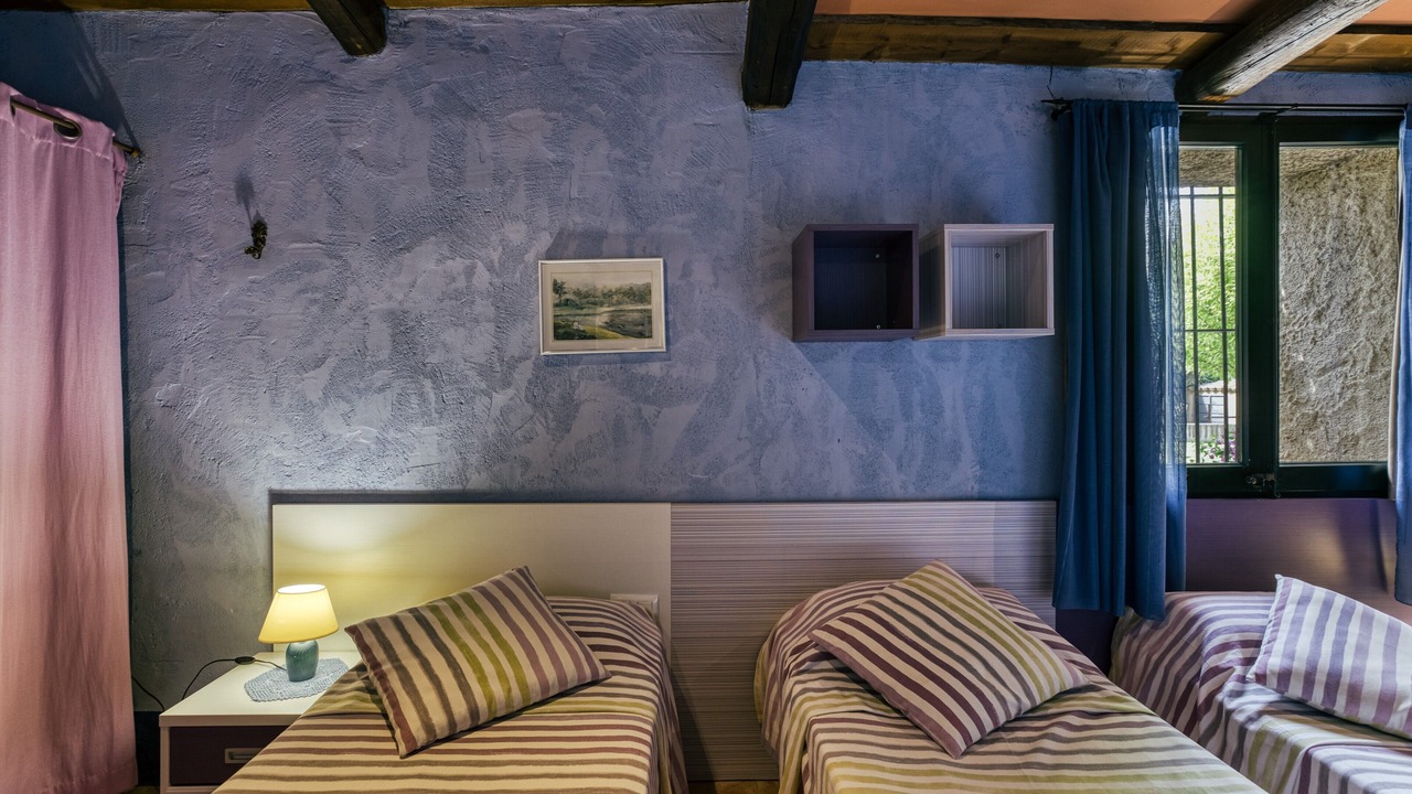 Photo of Bedroom in Llampaies