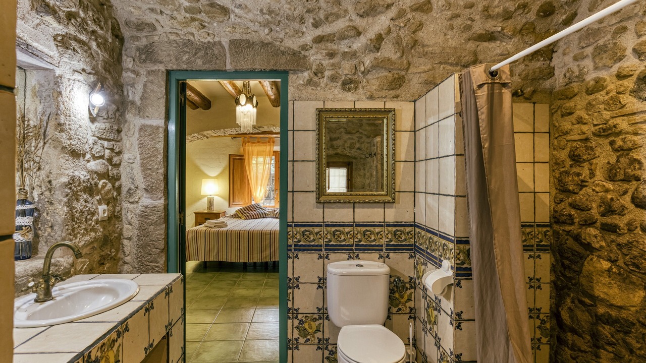 Photo of Bathroom in Llampaies