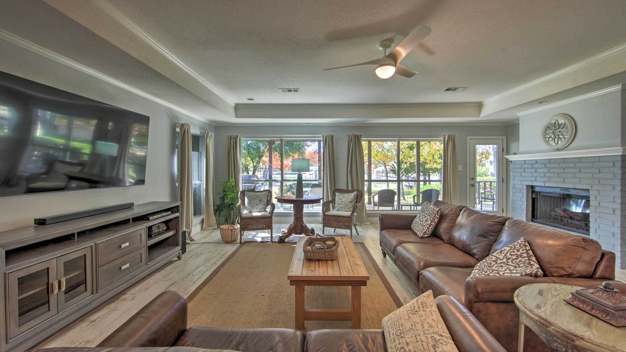 Photo of Livingroom in Enchanted Oaks