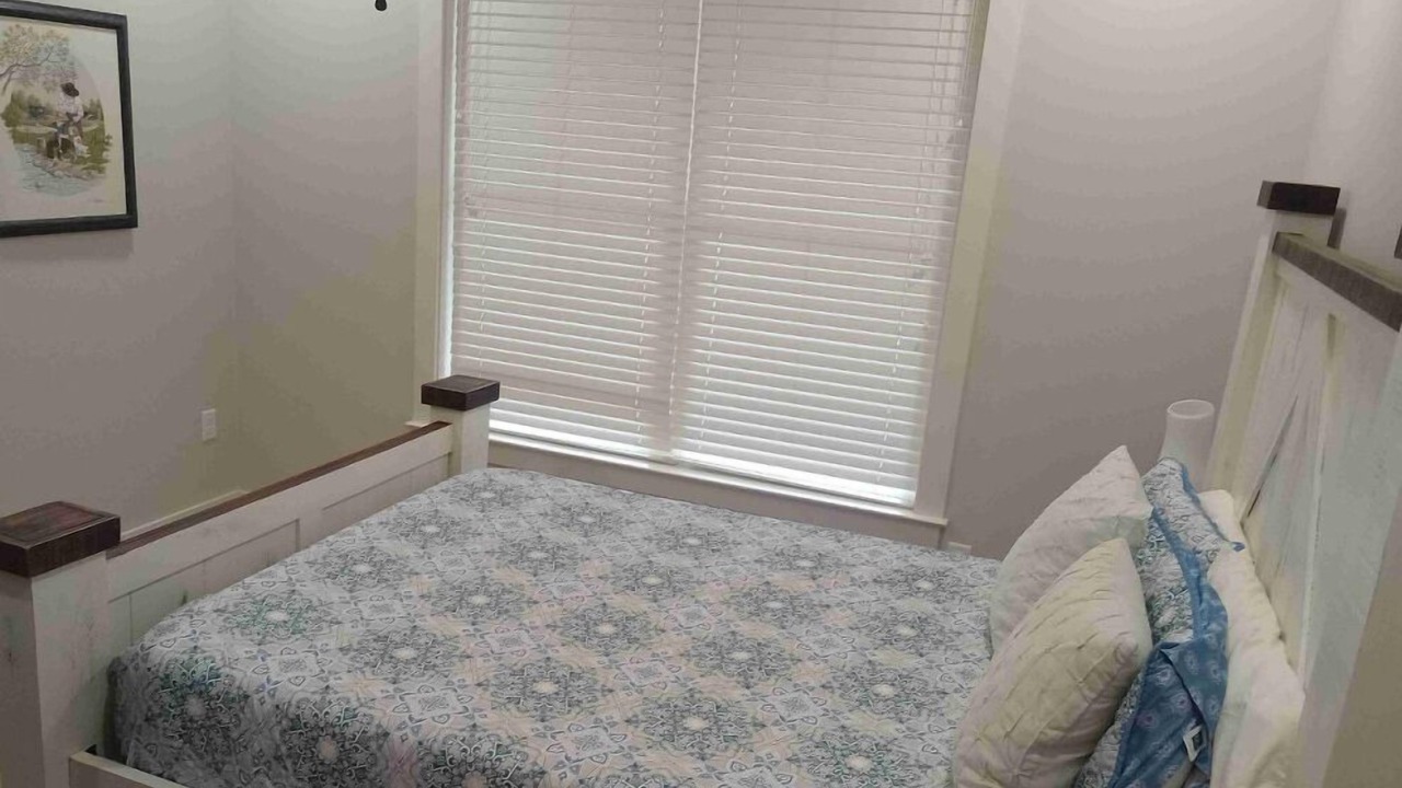 Photo of Bedroom in Graysville