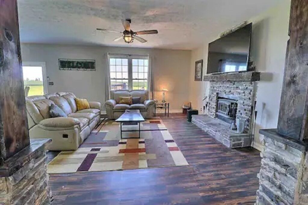 Photo of Livingroom in Templeton