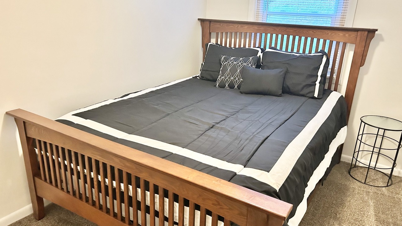 Photo of Bedroom in Monroeville