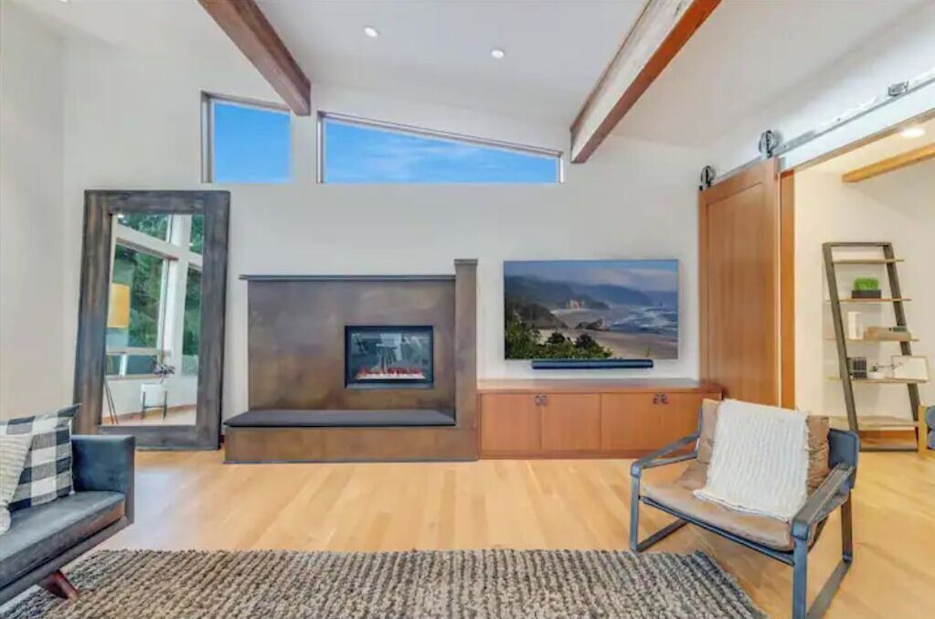 Photo of Livingroom in Southwest Hills