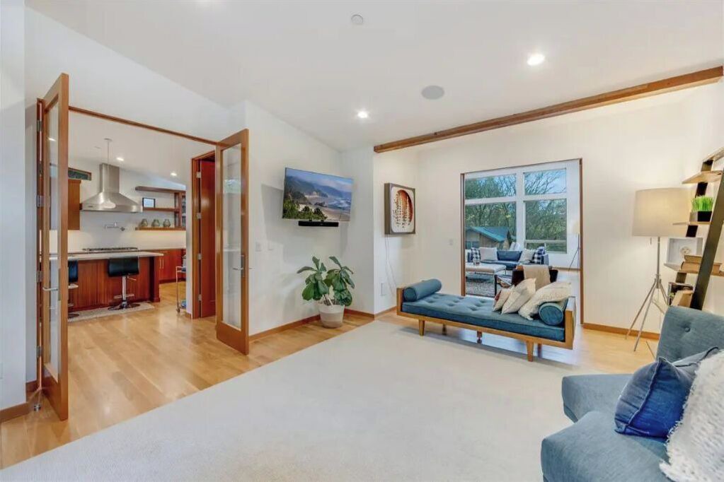 Photo of Others in Southwest Hills