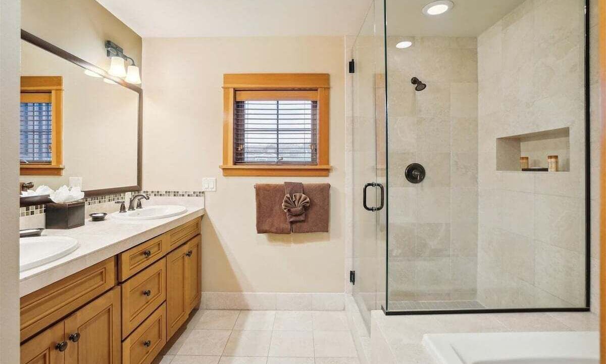 Photo of Bathroom in Tolovana Park