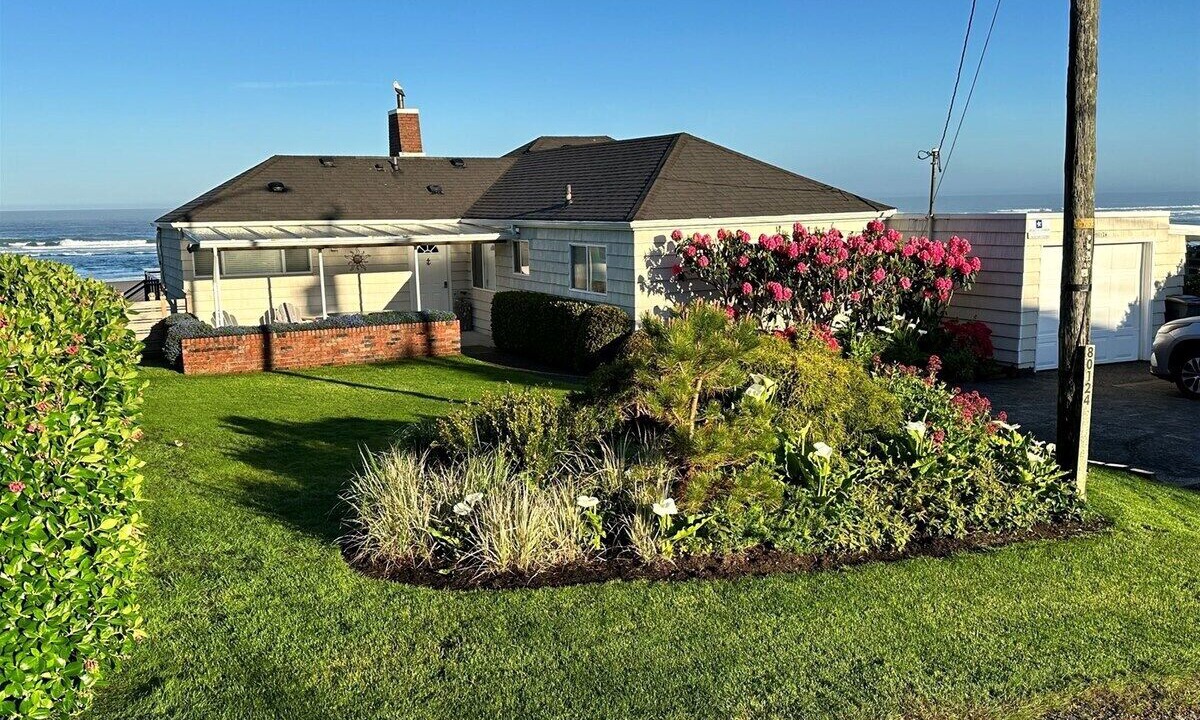 Photo of Others in Arch Cape