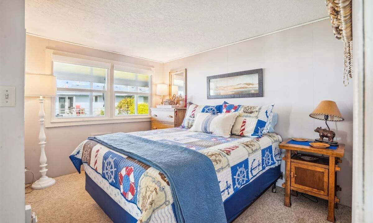 Photo of Others in Arch Cape