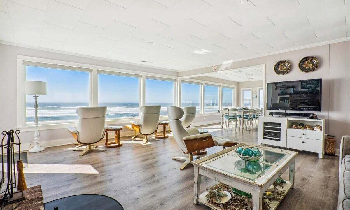 Photo of Bedroom in Arch Cape