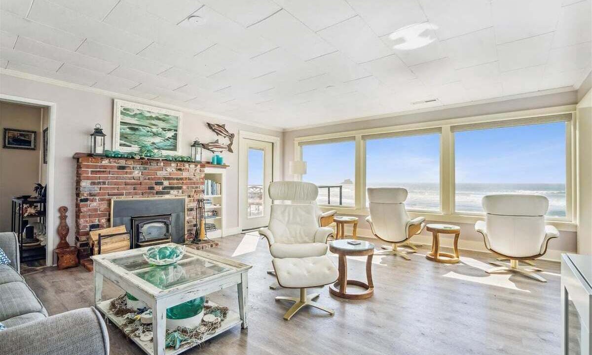 Photo of Bedroom in Arch Cape