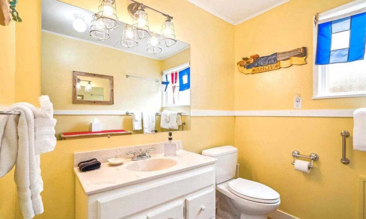 Photo of Bathroom in Arch Cape