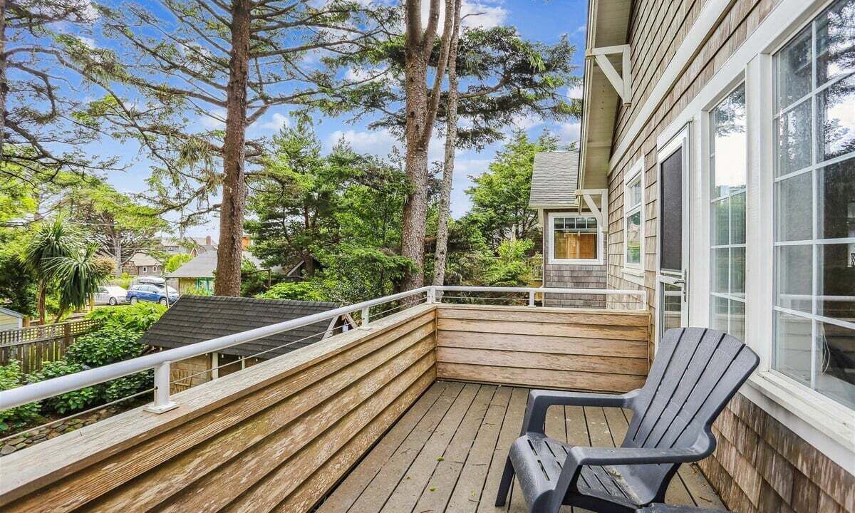 Photo of Others in Cannon Beach