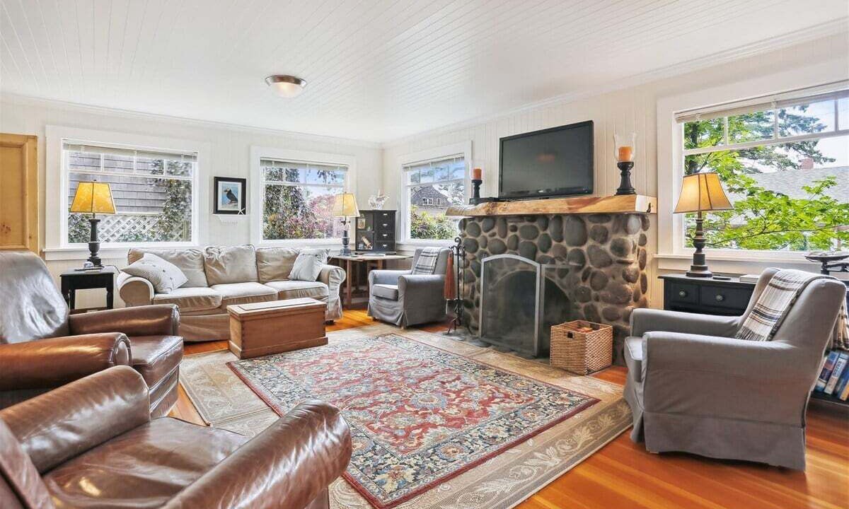 Photo of Bedroom in Cannon Beach
