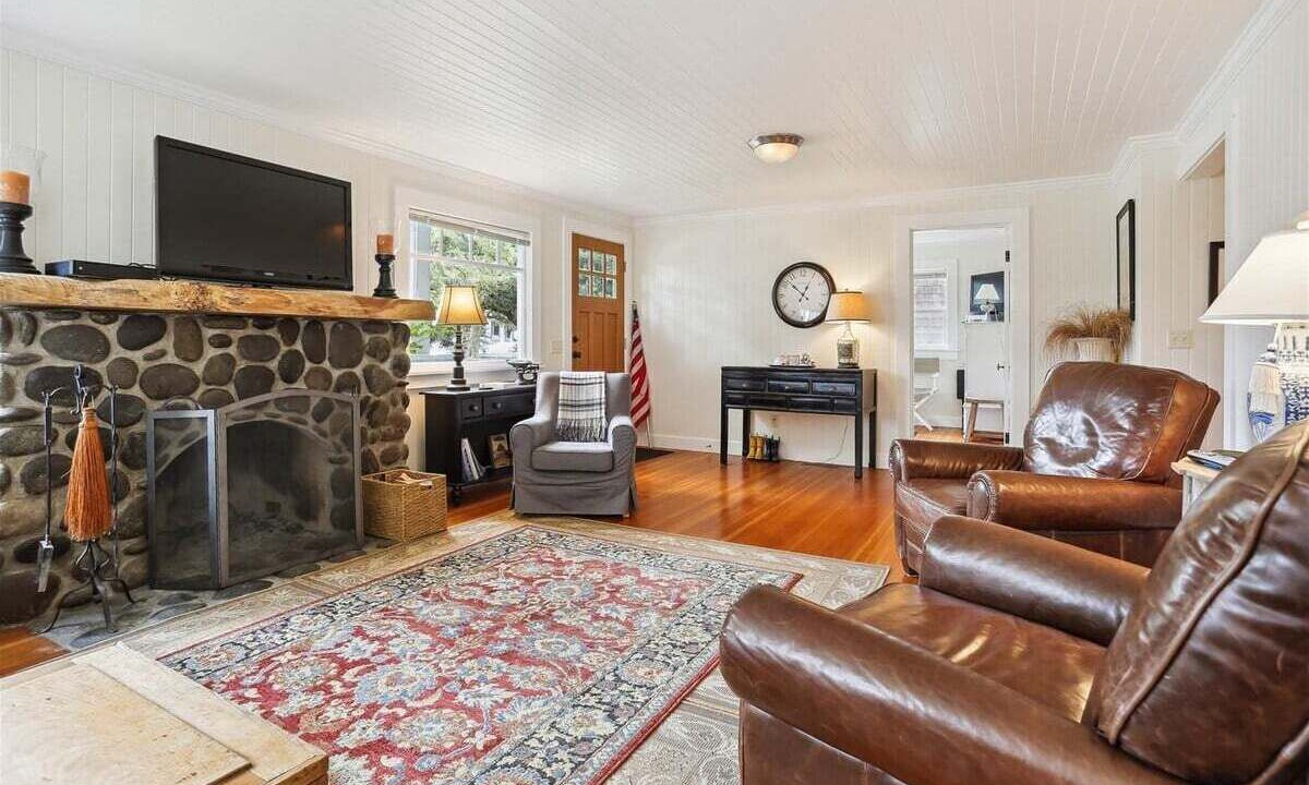 Photo of Bedroom in Cannon Beach