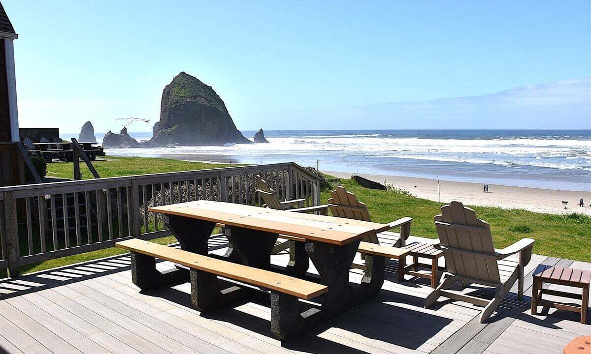 Photo of Others in Downtown Cannon Beach