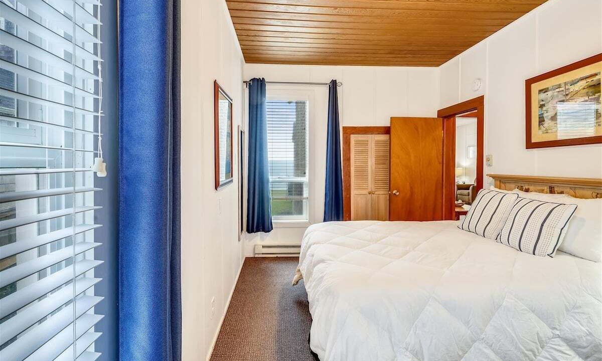 Photo of Others in Downtown Cannon Beach