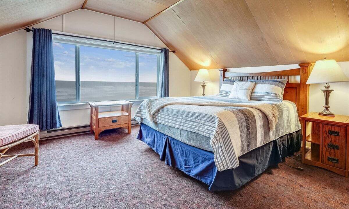 Photo of Others in Downtown Cannon Beach