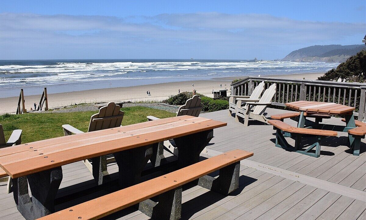 Photo of Others in Downtown Cannon Beach