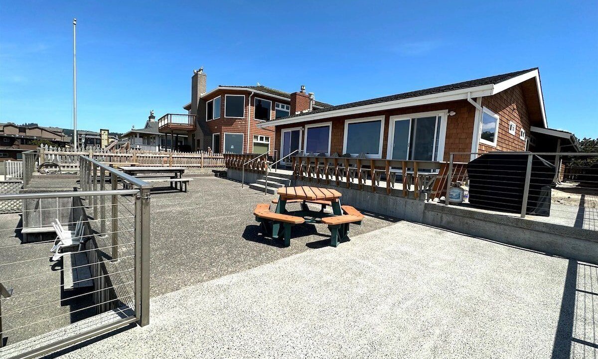 Photo of Others in Downtown Cannon Beach