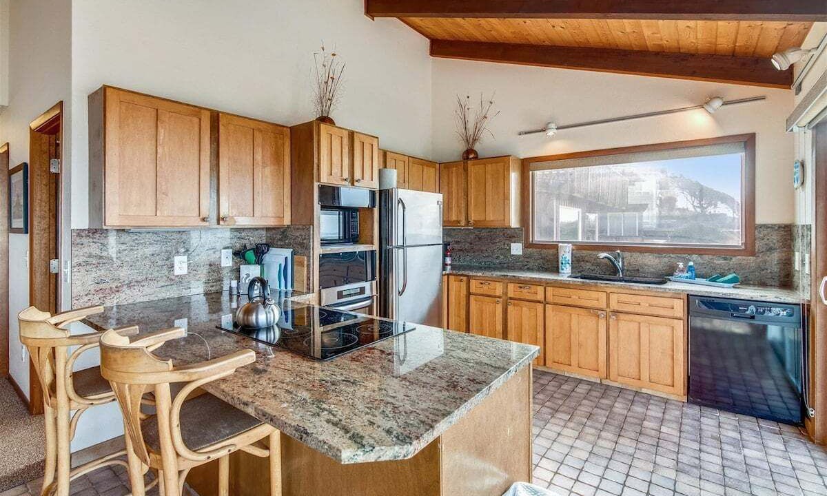 Photo of Others in Downtown Cannon Beach