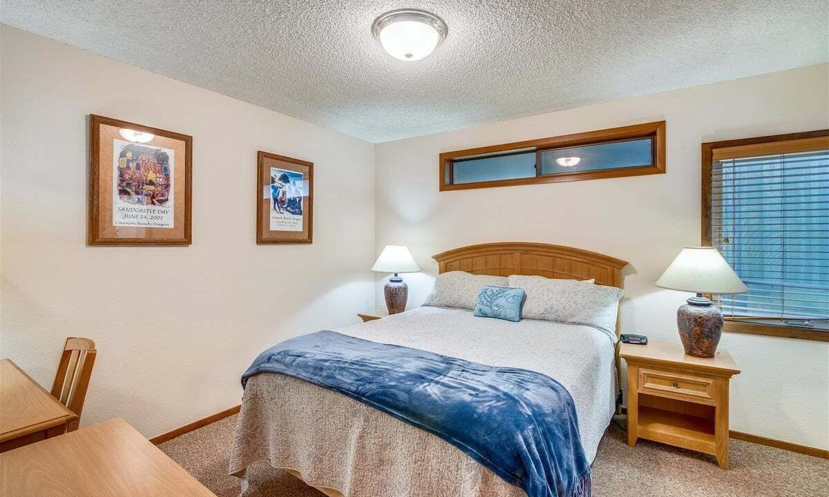 Photo of Others in Downtown Cannon Beach