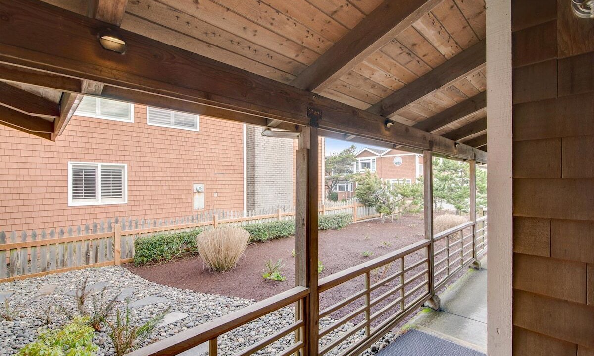 Photo of Others in Downtown Cannon Beach